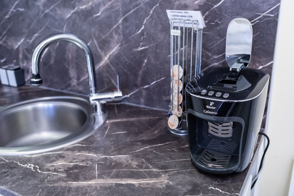 Studio near Congress Centre II. Romantic Studio, Multiple Beds, Kitchenette, Courtyard Area 7