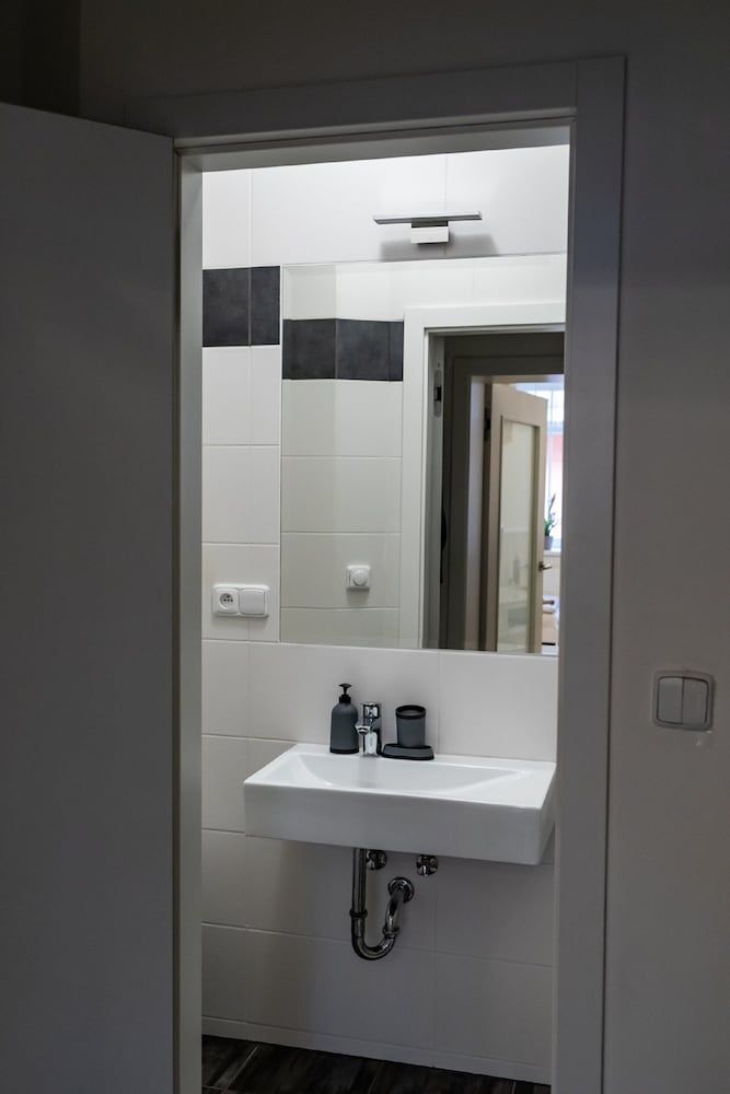 Studio near Congress Centre II. Romantic Studio, Multiple Beds, Kitchenette, Courtyard Area 8