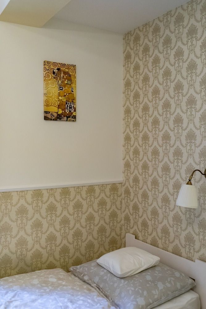 Studio near Congress Centre II. Romantic Studio, Multiple Beds, Kitchenette, Courtyard Area 13