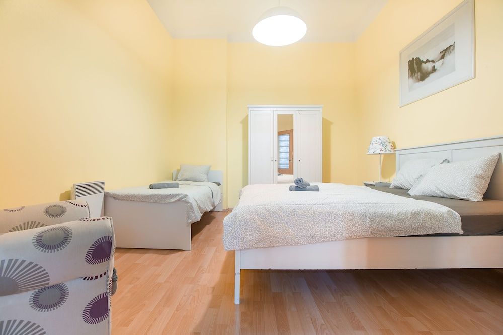 undefined Premier Apartment near Museum 5