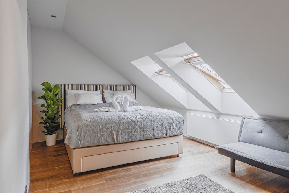 undefined Luxury Apartment in Centre 7