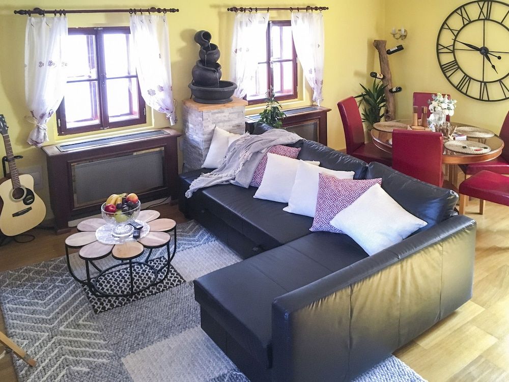 Incredible 2Br Loft in Heart of Prague Apartment, City View 10