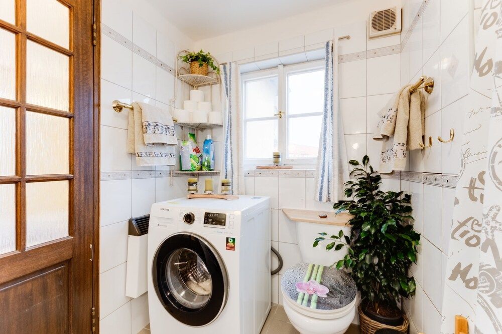 Incredible 2Br Loft in Heart of Prague Apartment, City View 12