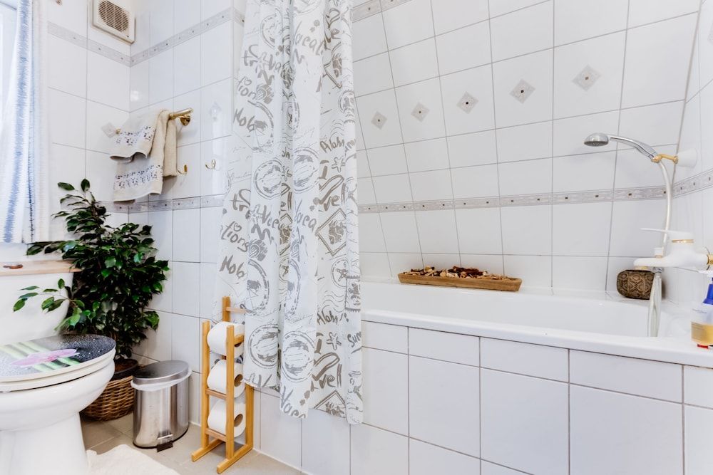 Incredible 2Br Loft in Heart of Prague Apartment, City View 14