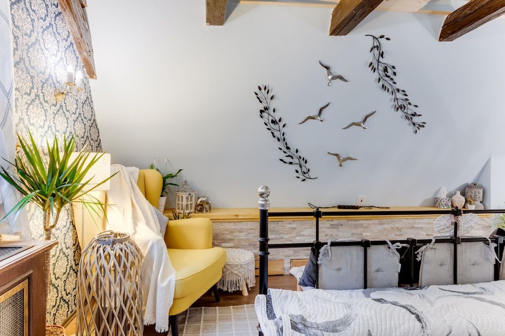 Incredible 2Br Loft in Heart of Prague Apartment, City View 4