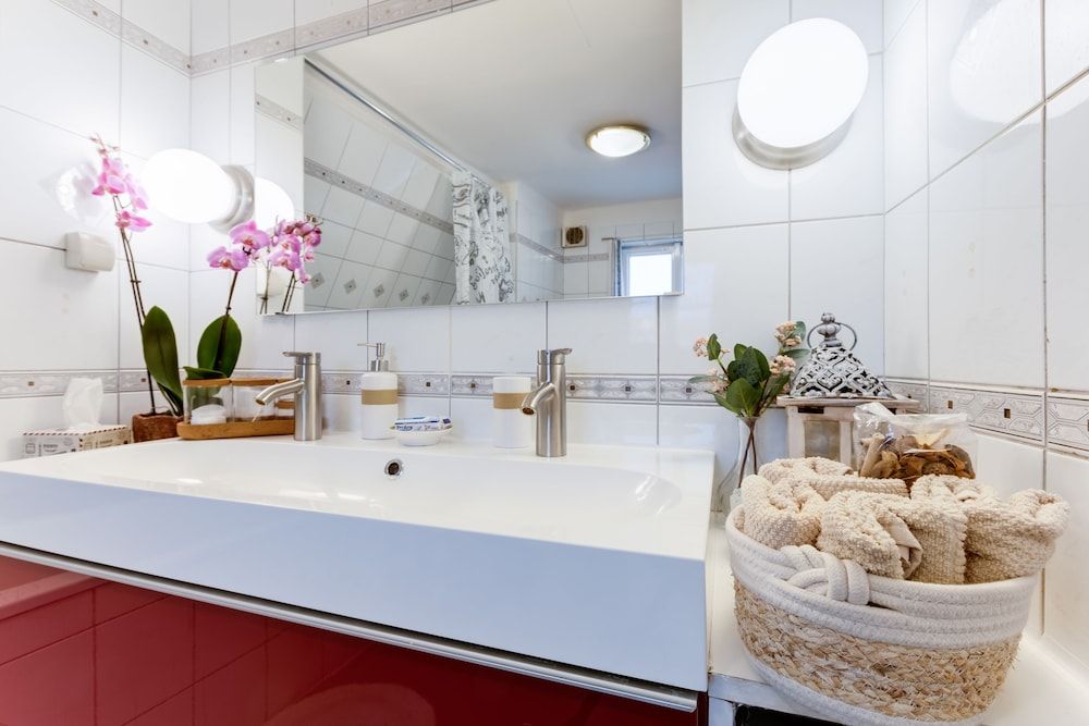 Incredible 2Br Loft in Heart of Prague Apartment, City View 16