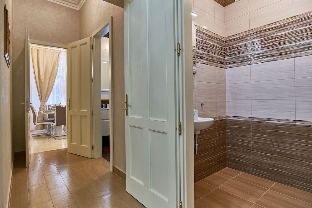 undefined Presidential Apartment In The  Old Town Square 8