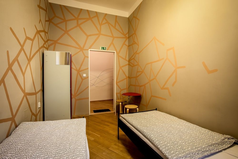 Ahoy! Hostel Economy Twin Room 4