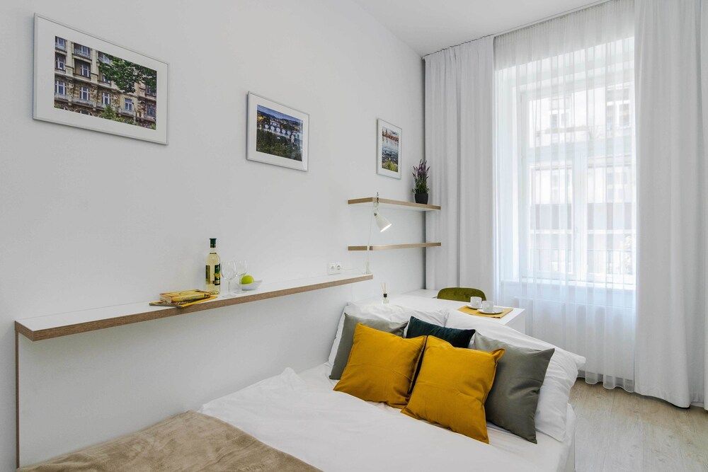 undefined Francouzska Modern Apartment 8