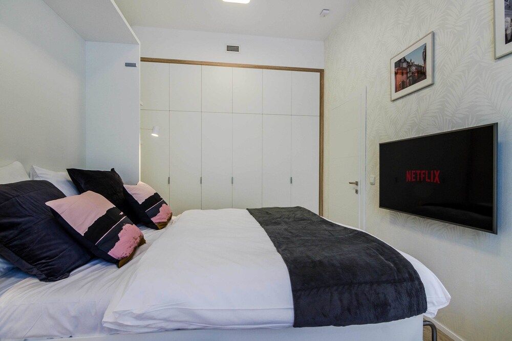 undefined Francouzska Modern Apartment 9