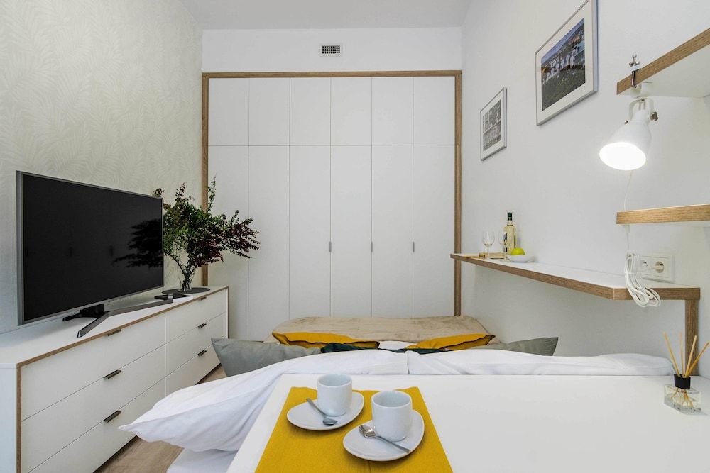 undefined Francouzska Modern Apartment 6