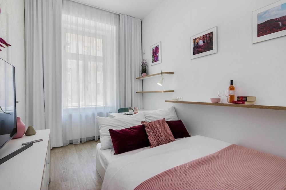 undefined Francouzska Modern Apartment 2