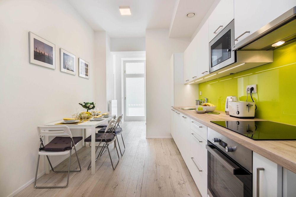 undefined Francouzska Modern Apartment