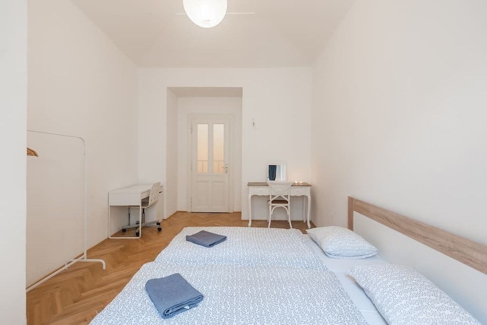 undefined Central Apt with Netflix subscription 5