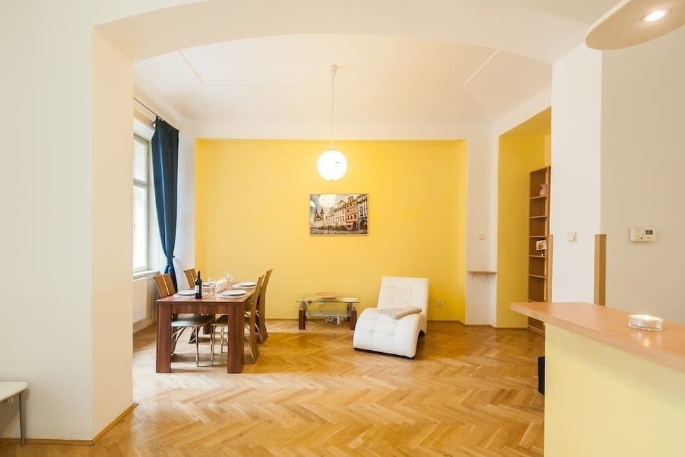 undefined Central Apt with Netflix subscription 6