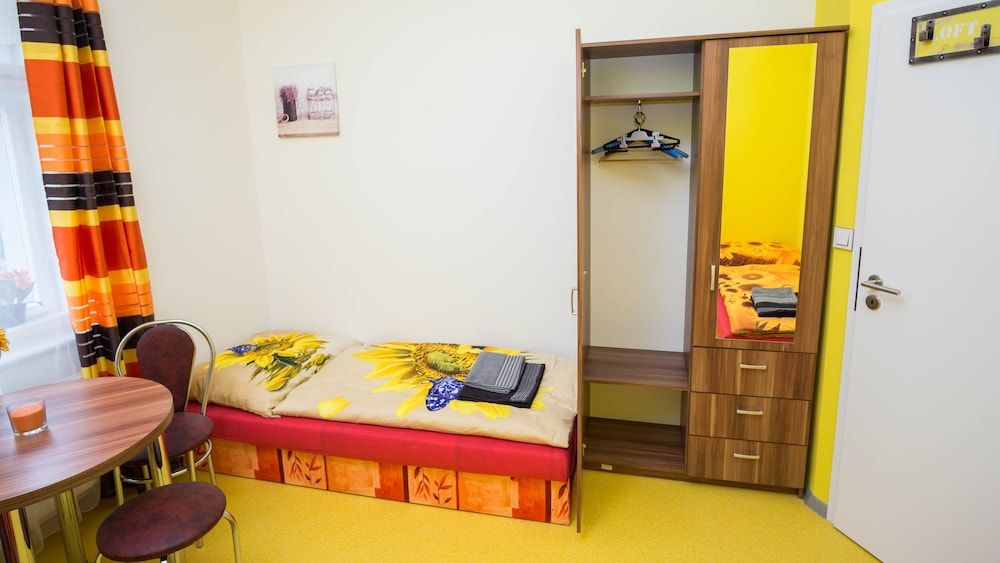 Apartment Four Year Seasons Classic Triple Room