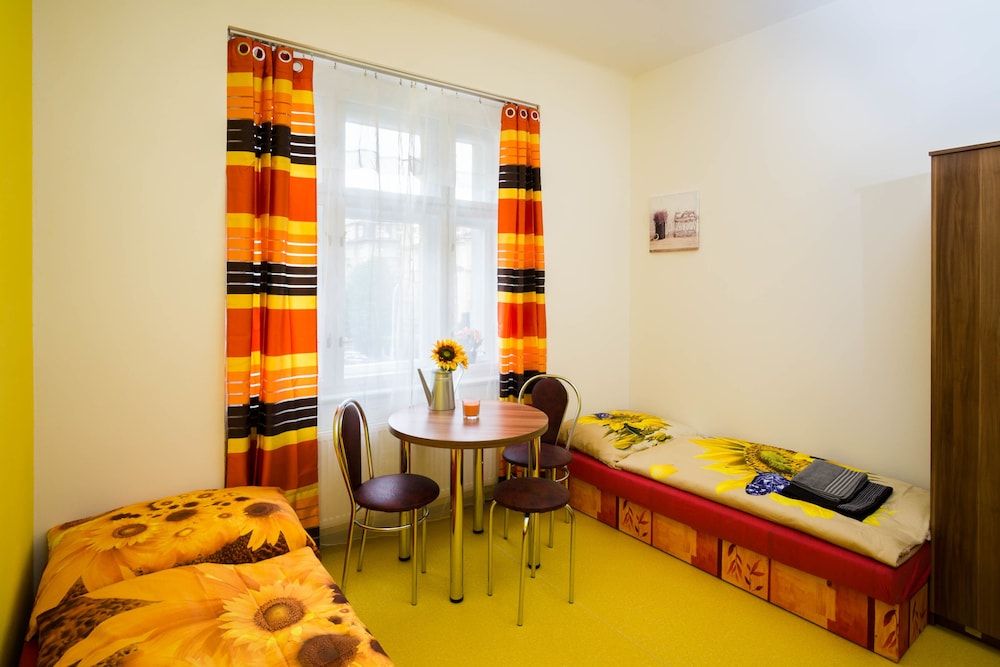 Apartment Four Year Seasons Classic Triple Room 2