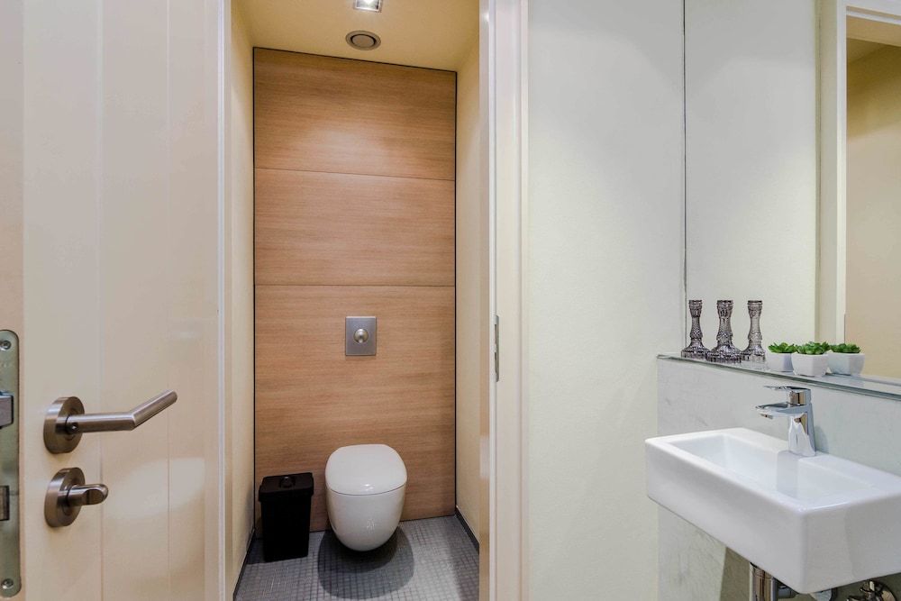 Luxury Center APT by Michal&Friends Deluxe Apartment, Garden View 13