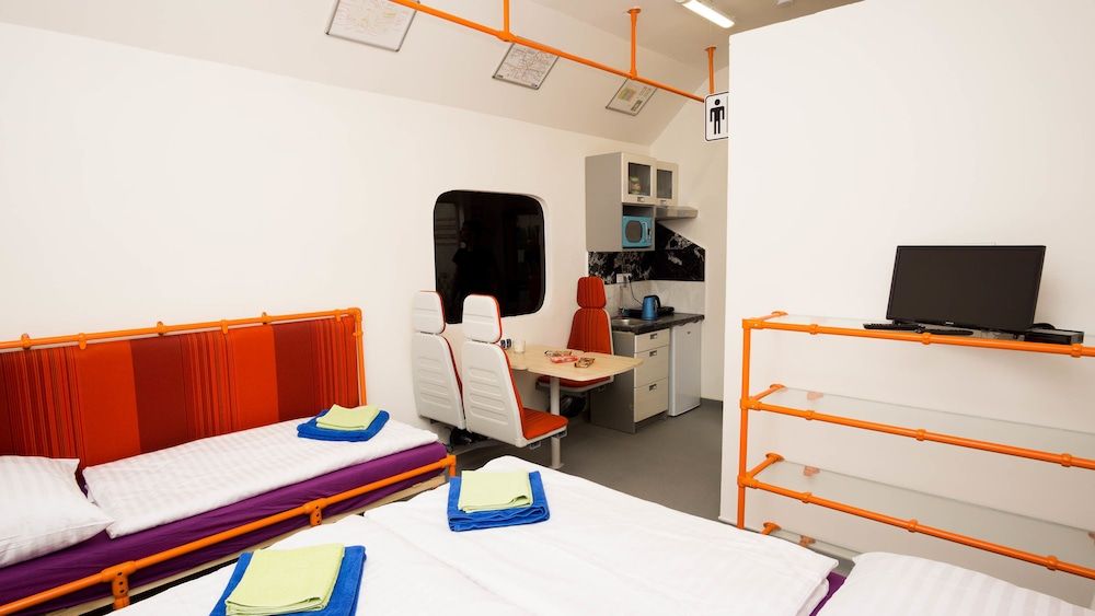 METRO Apartment Design Triple Room 3