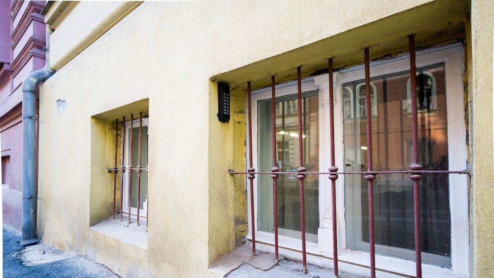 undefined METRO Apartment 5