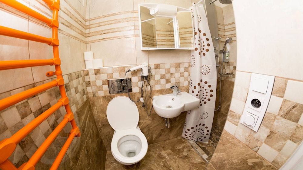 METRO Apartment Design Triple Room 9