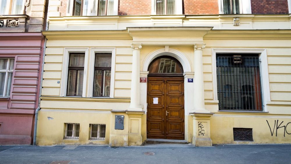 undefined METRO Apartment 4