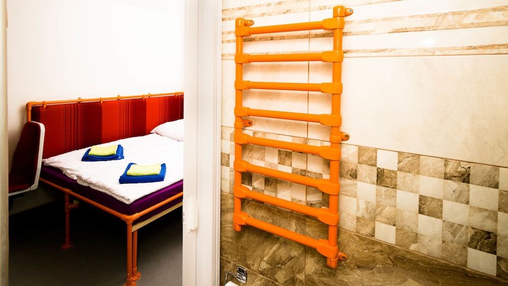 undefined METRO Apartment 6