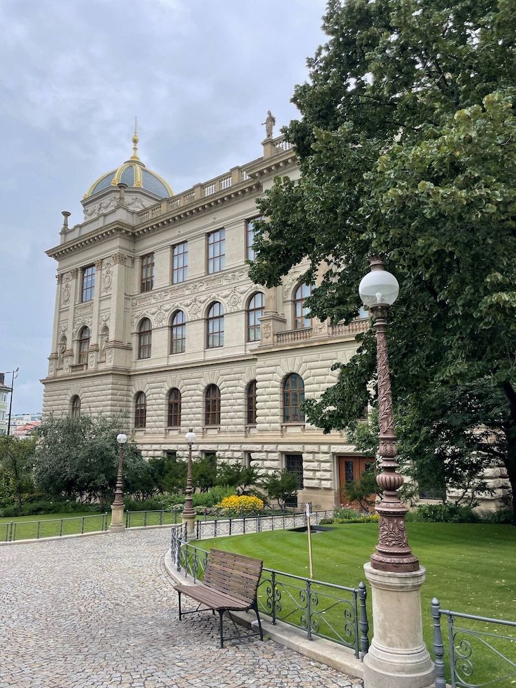 undefined Apartment U Muzea and Vaclavske Namesti 5