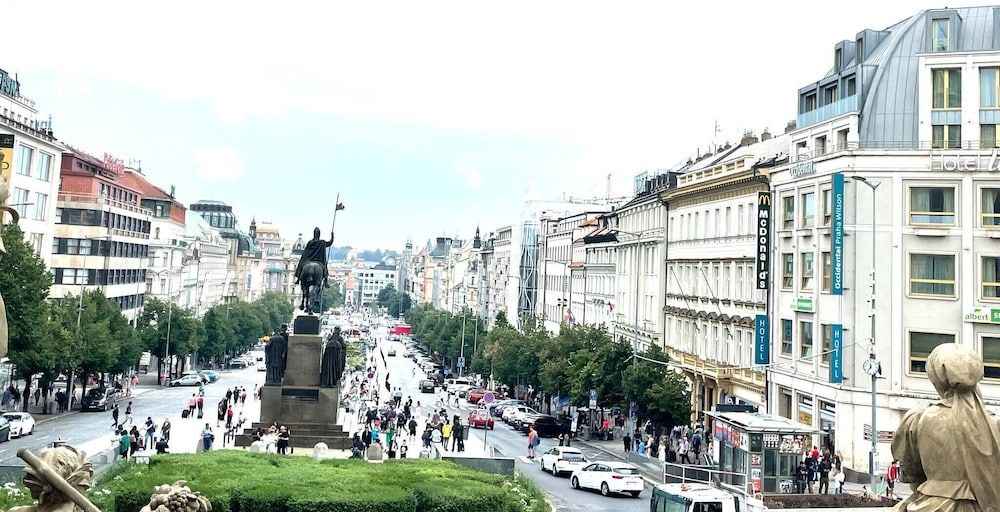 undefined Apartment U Muzea and Vaclavske Namesti 2