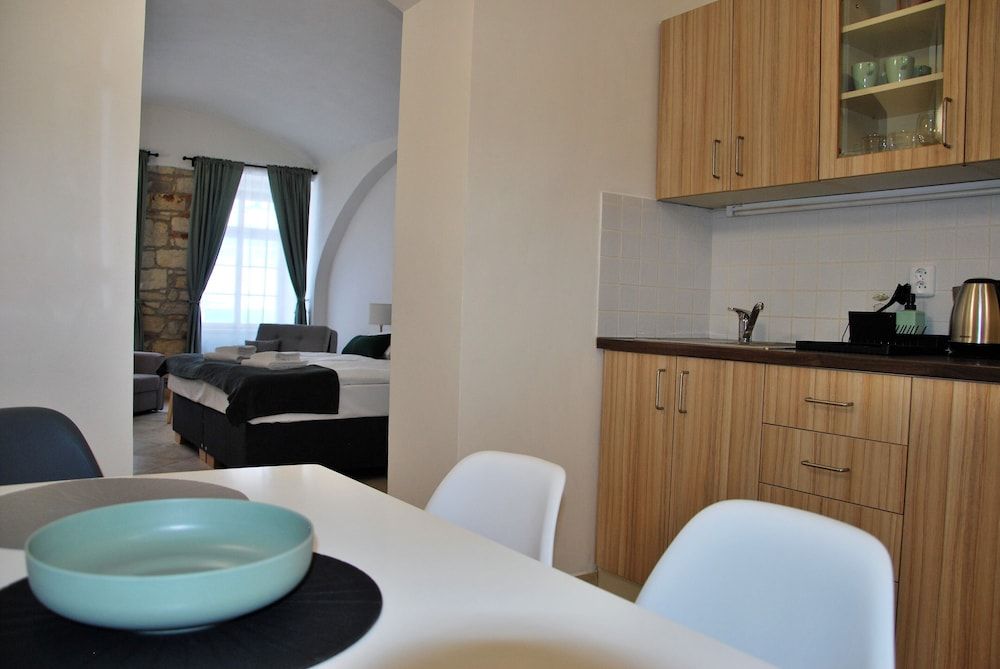 White Swan Boutique Apartments City Apartment, 1 King Bed with Sofa bed, Terrace, Ground Floor 12