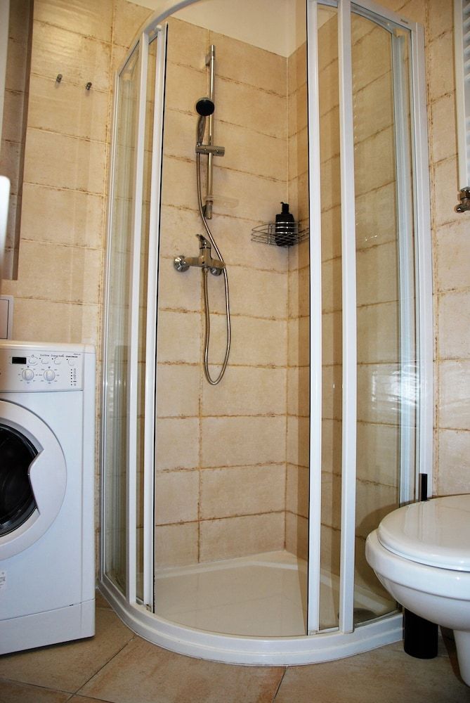 White Swan Boutique Apartments City Apartment, 1 King Bed with Sofa bed, Terrace, Ground Floor 11