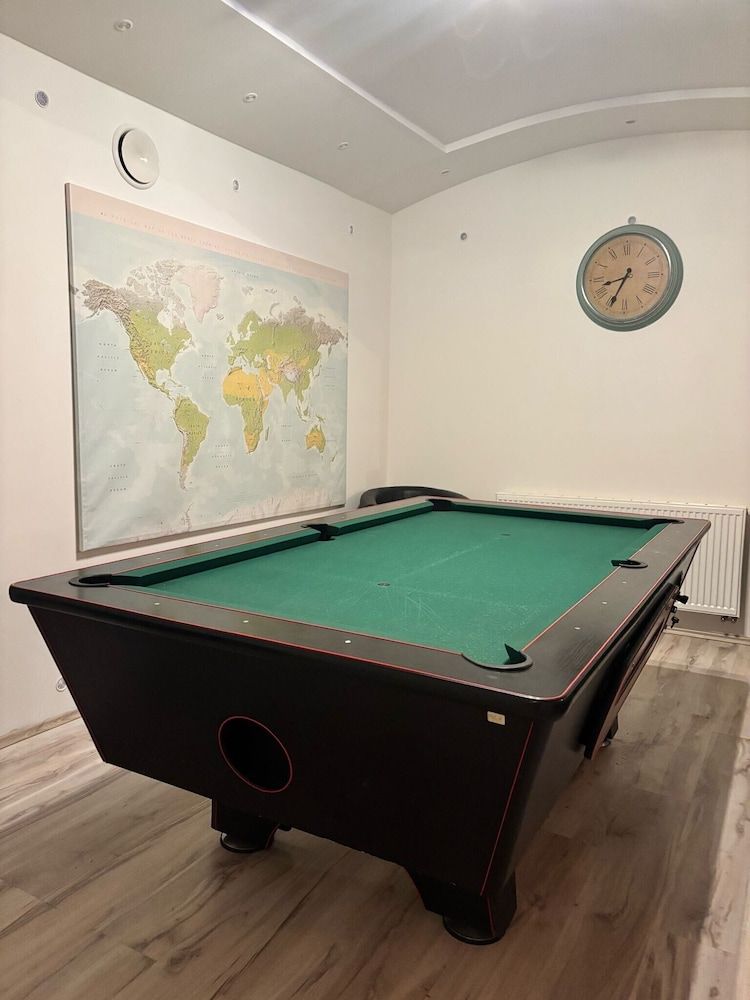 undefined Party Bunker Apartment 6