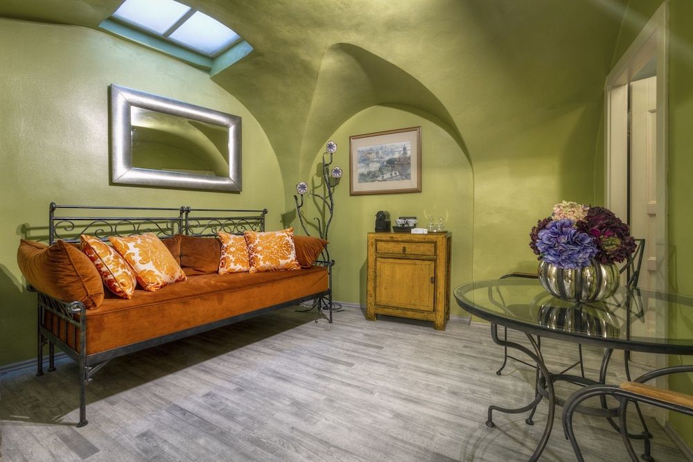 undefined Black Star Suites 4