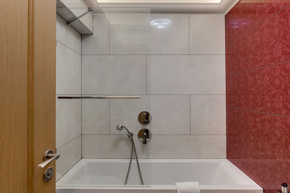 Louren - The Bridge Inn Standard Triple Room 6