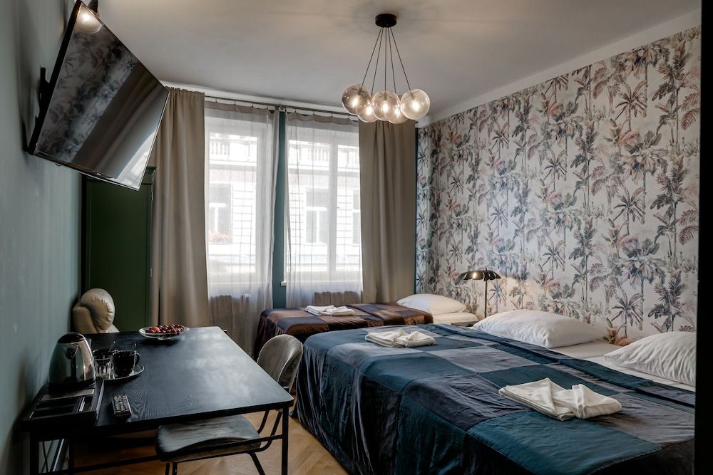 undefined Louren - The Bridge Inn 4