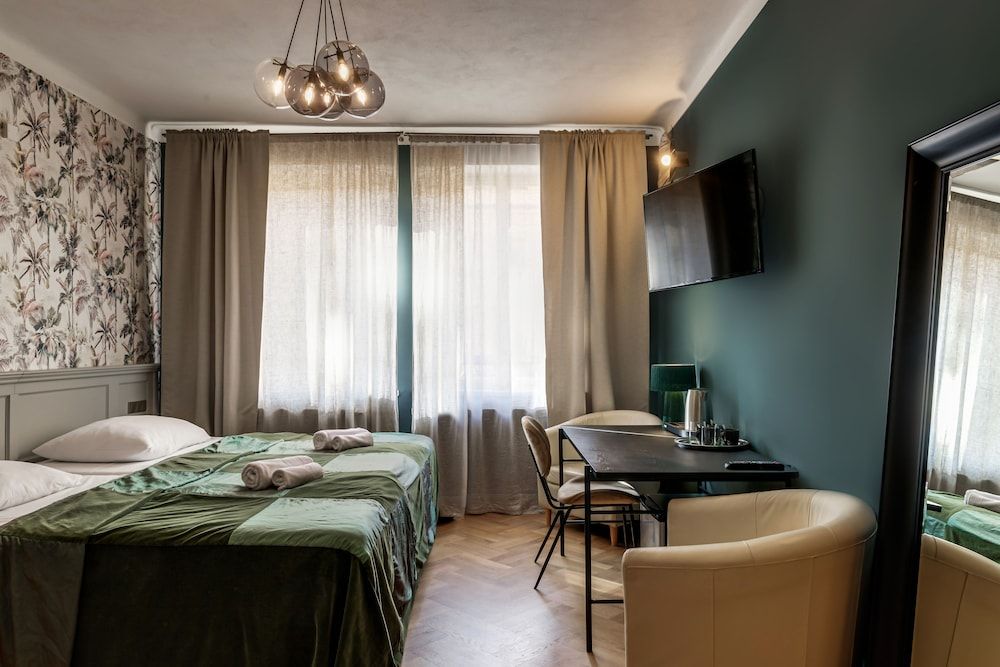 undefined Louren - The Bridge Inn 6