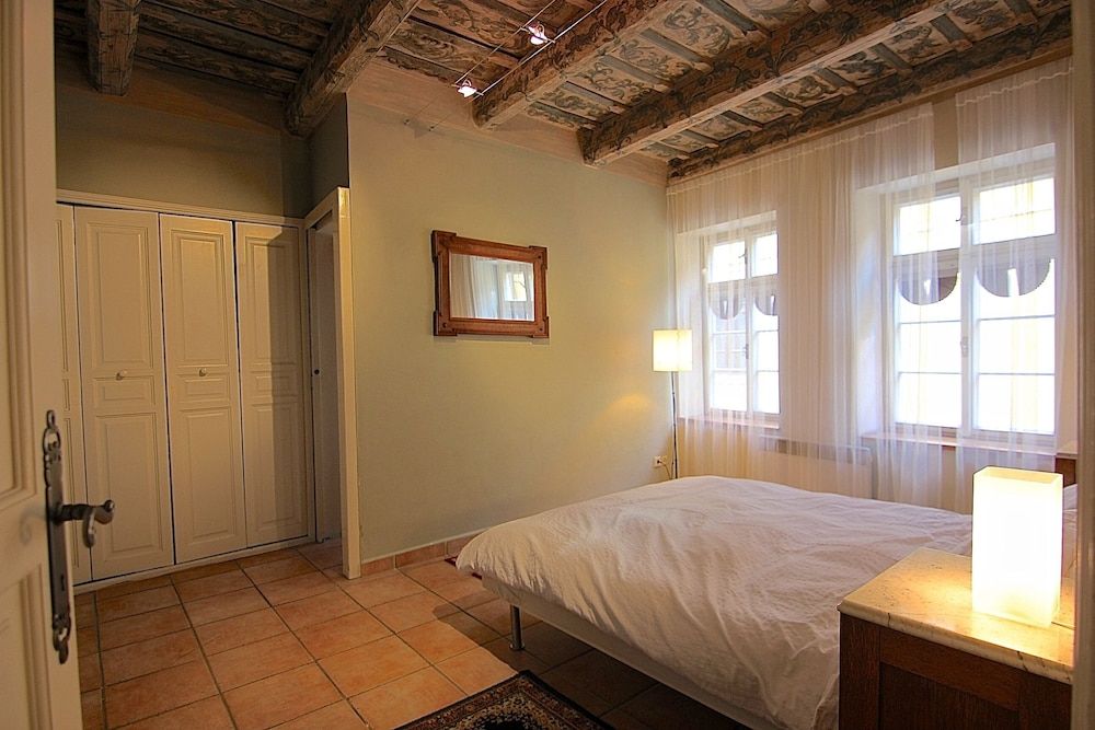 undefined Historical Apartment With Balcony 6