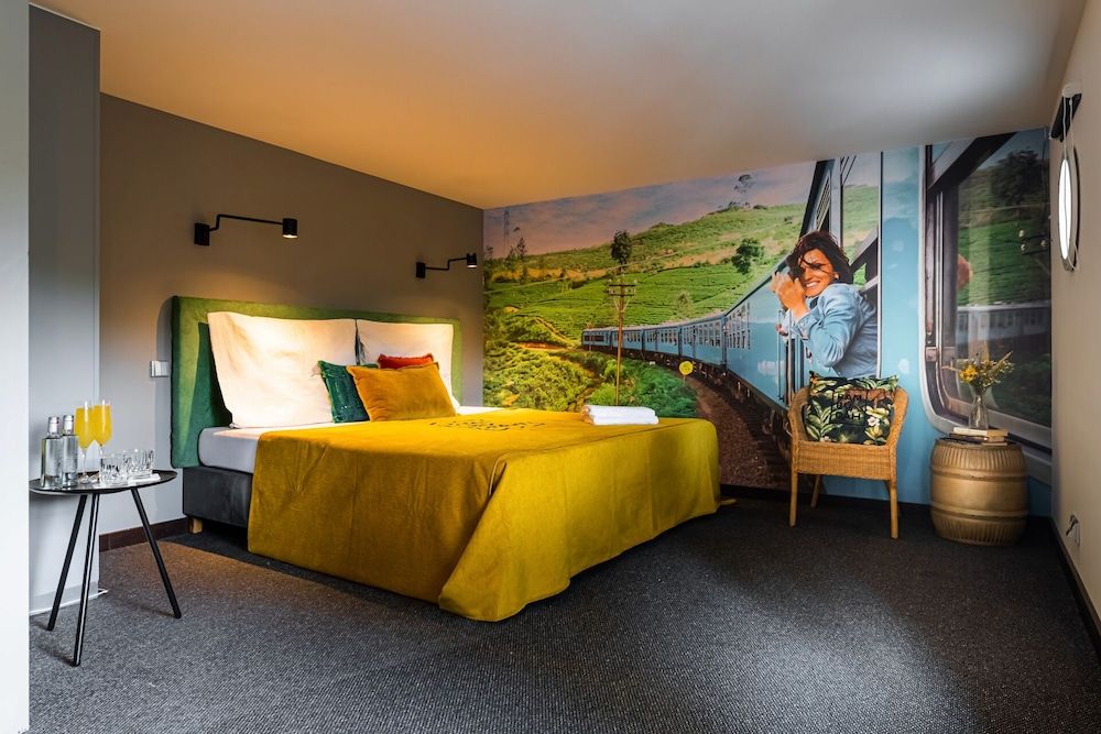 undefined Botel Marina 8