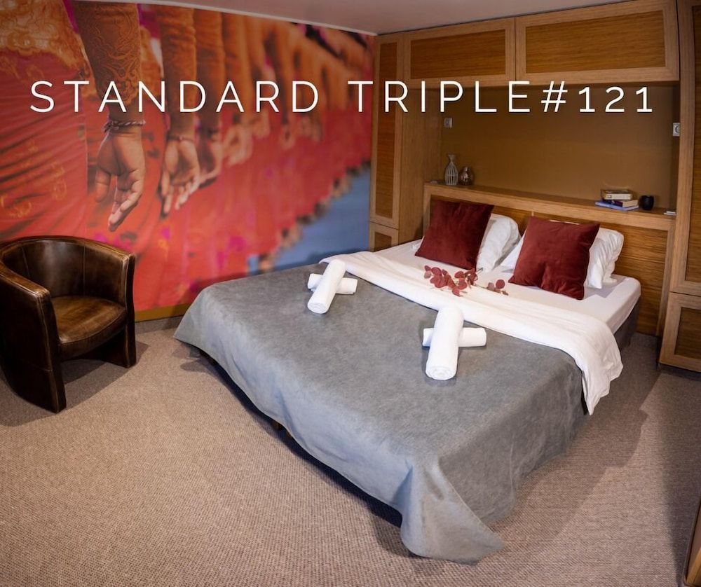 undefined Botel Marina