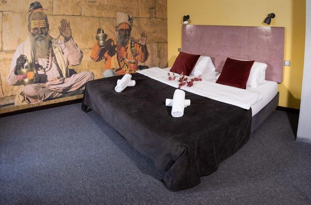 undefined Botel Marina 7