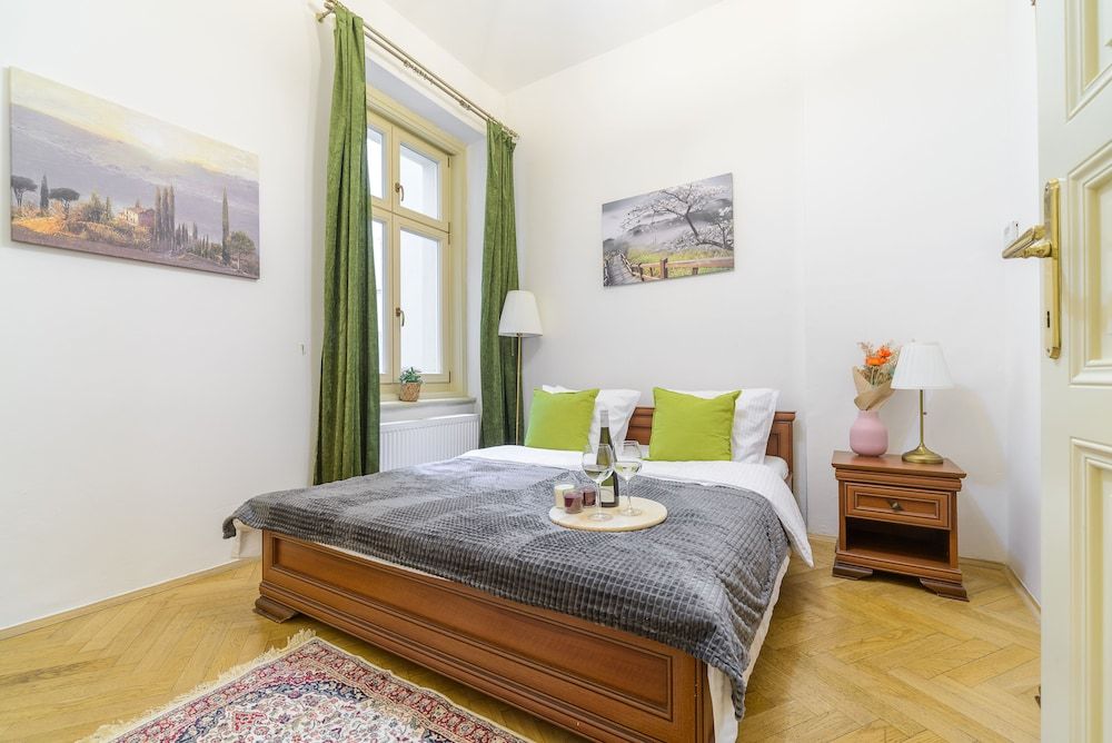 undefined 3-bedrooms apartment in center of Prague 8