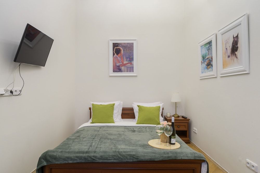 undefined 3-bedrooms apartment in center of Prague 10