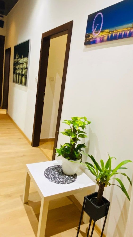 undefined Hotel Apartment in Square Praha 2 5