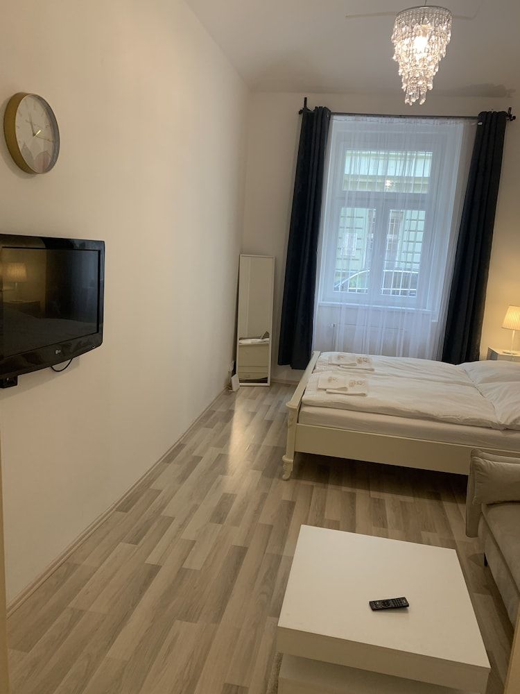 undefined Helen Homestay Vyšehrad 7