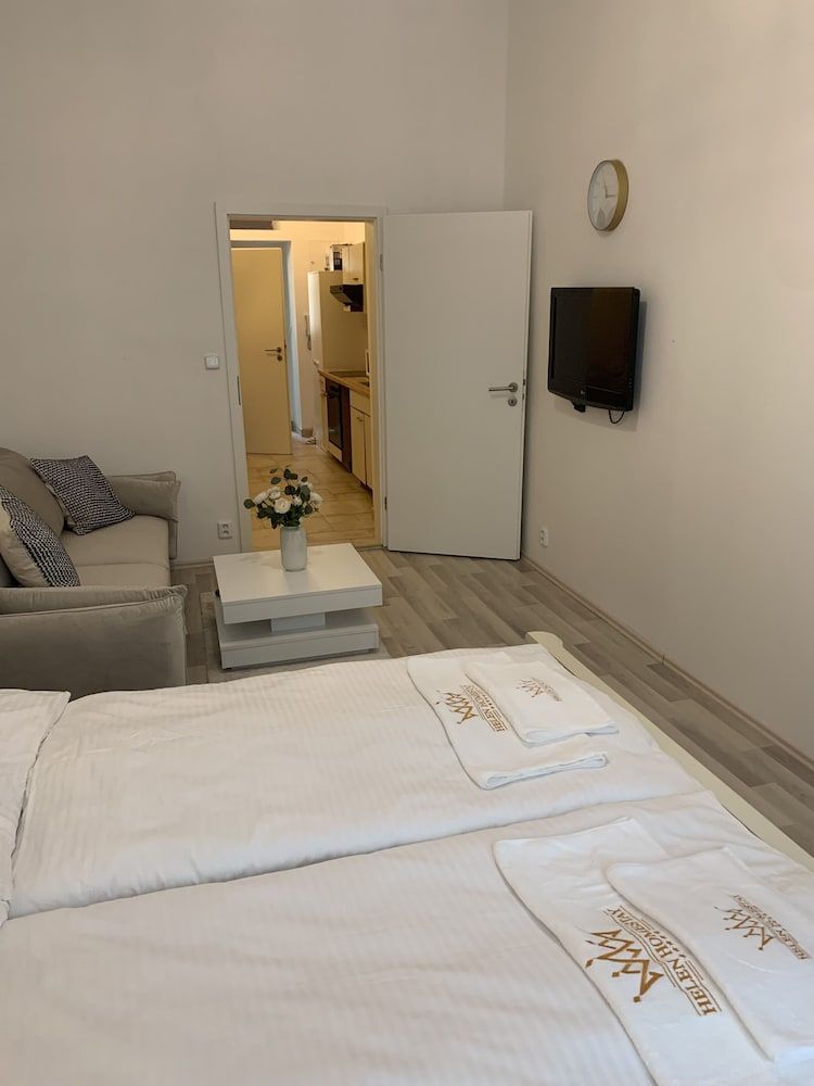 undefined Helen Homestay Vyšehrad 8