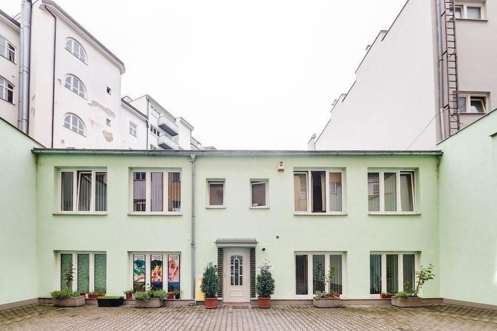 undefined Helen Hostel u Náměstí Míru 5