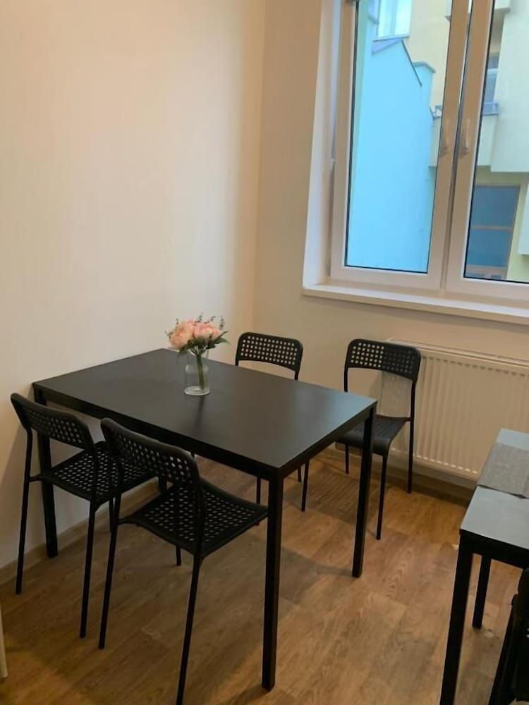 undefined Helen Hostel u Náměstí Míru 9