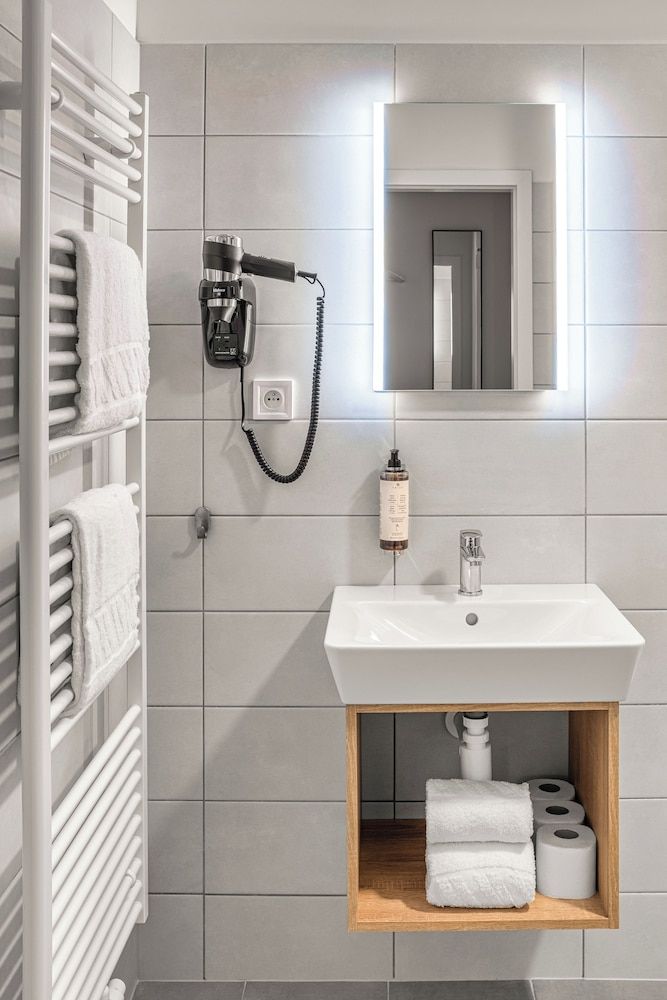 undefined Theatre 9 Apartment by Adrez Living 5