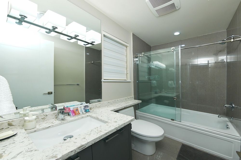 The Chateau Family House, 4 Bedrooms, Non Smoking, Mountain View 8