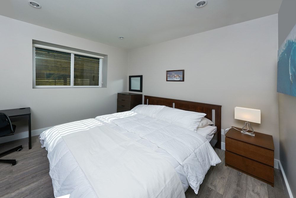 The Chateau Superior Basement Suite, 3 Bedrooms, Non Smoking 2